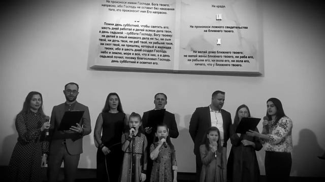 По маленьким дорожкам маленькие ножки