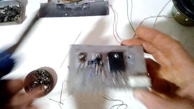 Как сделать простой мощный Усилитель звука Своими руками смотреть онлайн