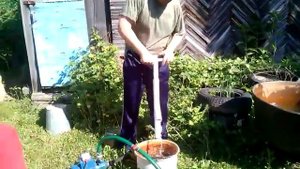 как качать воду колонкой