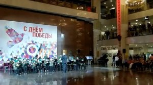 песня "Должны смеяться Дети"