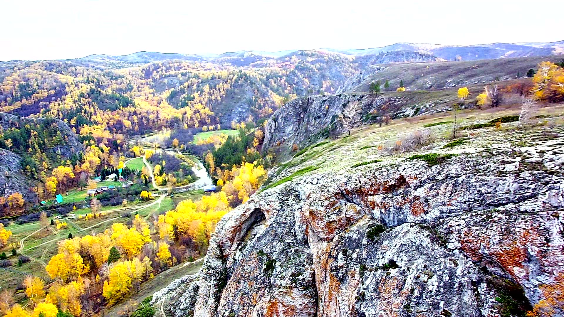 С высоты полета Мурадымовское ущелье и окресности смотреть онлайн