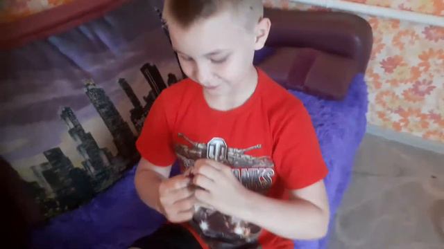 Челлендж. Что будет если съесть 4 кислых жвачки смотреть онлайн