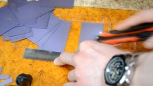 Нарезка рентгеновской плёнки для склейки колоды ! Стос,Стир,Пулёмёт,Игральные карты своими руками !