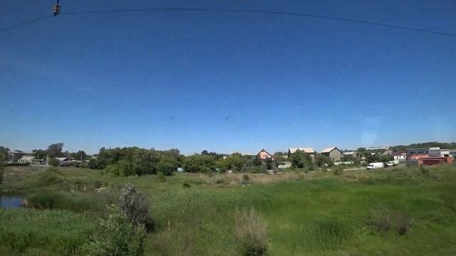 На поезде от Берёзки мимо Сучьего хутора между двумя мостами - авто и ЖД - летом 2021 года смотреть онлайн