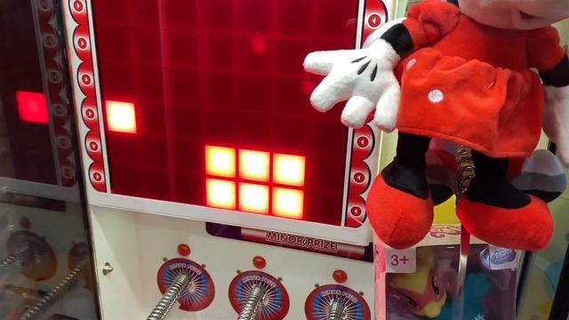 КАК ВЫИГРАТЬ ИГРУШКУ В АППАРАТЕ ТЕТРИС??? МИНИ МАУС ЗА 30 рублей