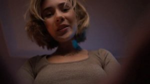 ТВОЯ ДЕВУШКА УЛОЖИТ ТЕБЯ СПАТЬ ? АСМР Лежа на коленях ? asmr girlfriend sleep on my lap
