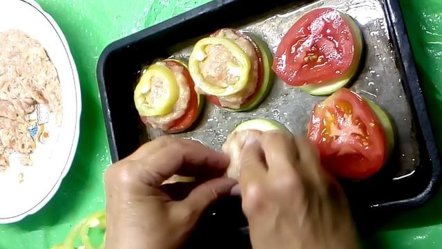 Закуска из куриного фарша и овощей смотреть онлайн