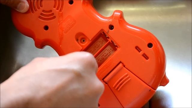 How To Clean Battery Acid (Corrosion) In Toy Battery Compartments using a Q-Tip смотреть онлайн