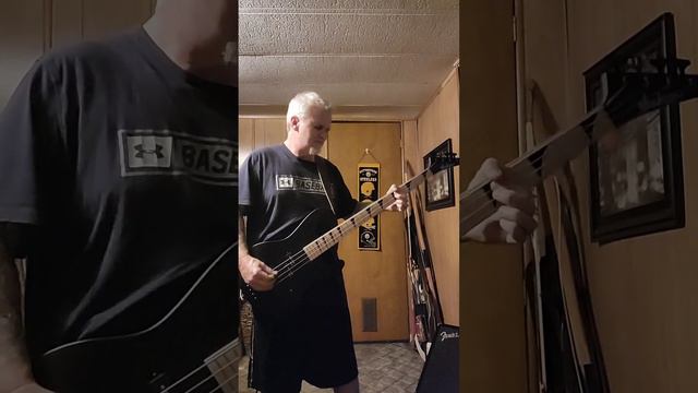 Misfits Bullet Bass cover. Jackson P bass/Fender Rumble 40 смотреть онлайн