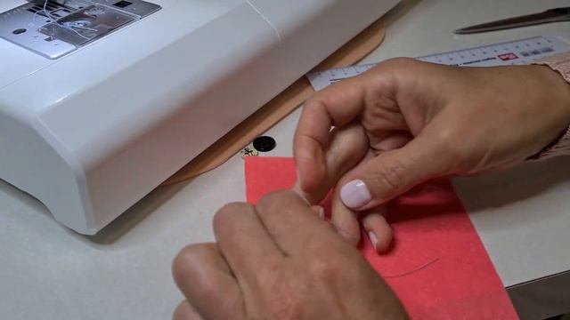 КАК ПРИШИТЬ ПУГОВИЦУ НА ШВЕЙНОЙ МАШИНЕ / ШИТЬ ЛЕГКО И ПРОСТО/PFAFF 260 смотреть онлайн