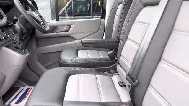 2023 (23) Volkswagen Crafter 140ps Auto MWB High Roof - Deep Black - MA-SV Styling смотреть онлайн