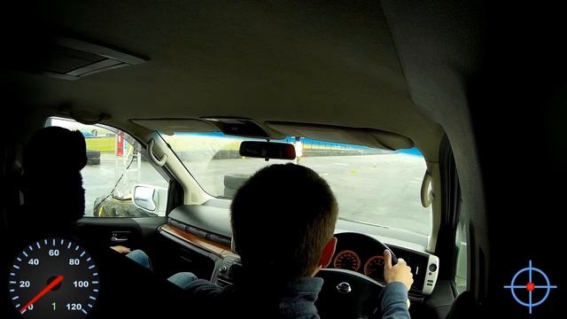 Nissan Elgrand Vs Peugeot 208 GTi смотреть онлайн