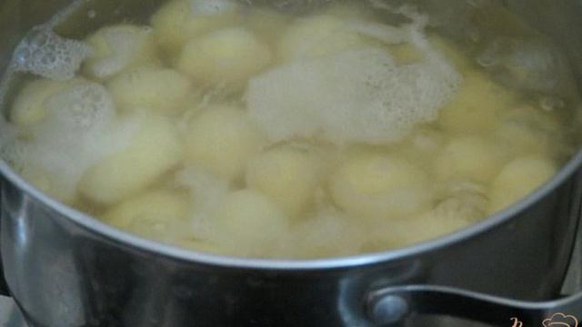 Молодой картофель запеченный