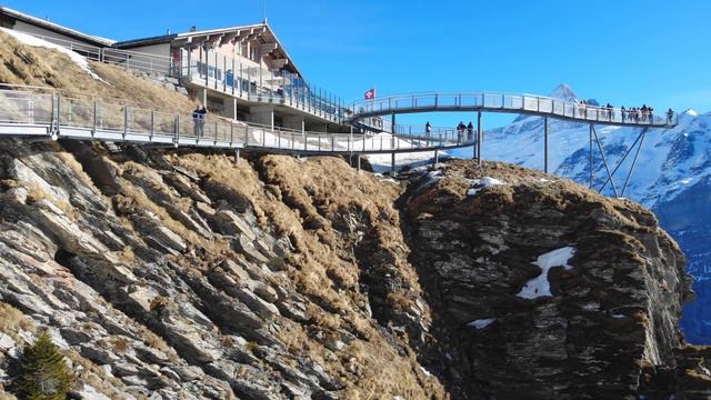 Flying Over Swiss смотреть онлайн