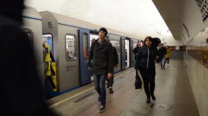 Поезд "Ока" прибывает на станцию "Таганская", Московский метрополитен