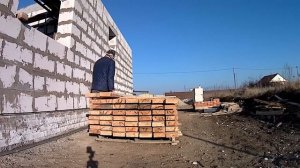 Двускатная крыша -  старт, подготовка, первая партия досок [ Двускатная крыша в одиночку ]