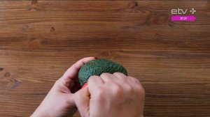 Кожура ядовита, мякоть – божественна. Рецепт авокадо с огурцом и каперсами