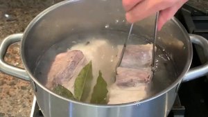 Нежное мягкое сало, варёное в пряном маринаде (КЕТО)