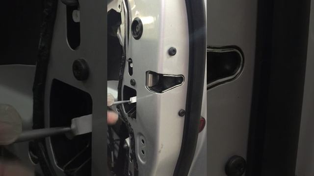 BMW E60 door soft lock from BMW e70