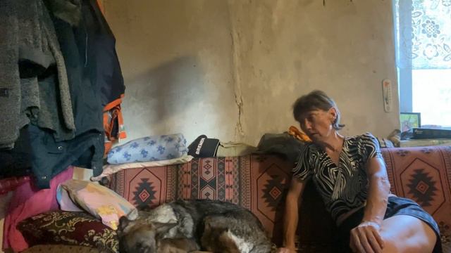 Проведали бабушку. Делаем укол Ричарду, кусается.🤷♀️Болеет.😔 Телецкое озеро. смотреть онлайн