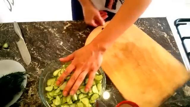 ВСЕ ГЕНИАЛЬНОЕ ПРОСТО! Самый простой и вкусный Салат с курицей! Салат на Новый год.