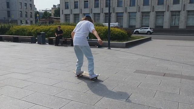 НАЧИНАЮЩИЙ СКЕЙТЕР СЛОМАЛ НОГУ смотреть онлайн