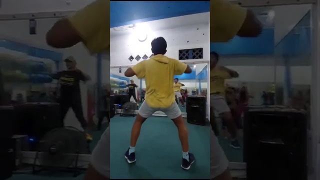 sehat itu baik bagi tubuh kita..marilah belajar bersama zumba