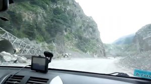 Едем в город Ереван на машине.  Через 3000 км город Ереван.