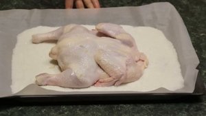 Курица на соли! Вкуснейший простейший рецепт!
