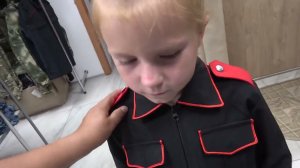 ПОКУПАЕМ КАЗАЧЬЮ ФОРМУ ДЕВЧОНКАМ. КУПИЛИ ЧЕМОДАНЫ . НАСТЯ УГОЩАЕТ. ПЕРЕКРЁСТОК 3.08.23.