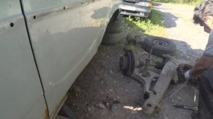 Снятие задней балки Мерседеса W 123 85 г