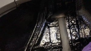 Geely Tugella, комплекс действий для повышения комфорта в салоне путем обработки арок подкрылок авт