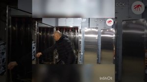Коптит и показывает Диана Строгая