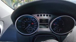 **** MERCEDES ML 300 CDI ****