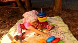 Собираем пирамидку учим цвета Разноцветная развивающая большая пирамида игрушка для детей