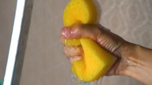 Как снять флизелиновые обои со стены