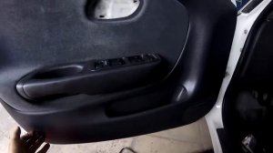 Suzuki Baleno/Cultus Crescent   door panel removal