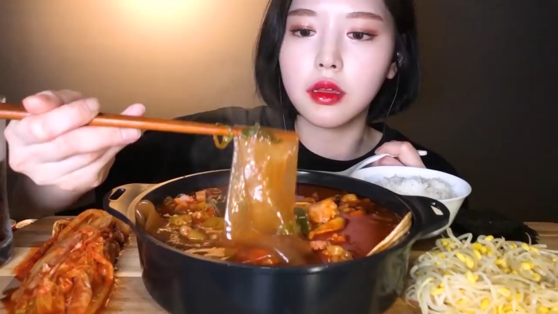 Корейский укус: Острый чонголь АСМР. смотреть онлайн