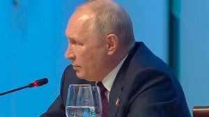 Владимир Путин заявил о готовности Москвы искать мирные пути разрешения украинского конфликта