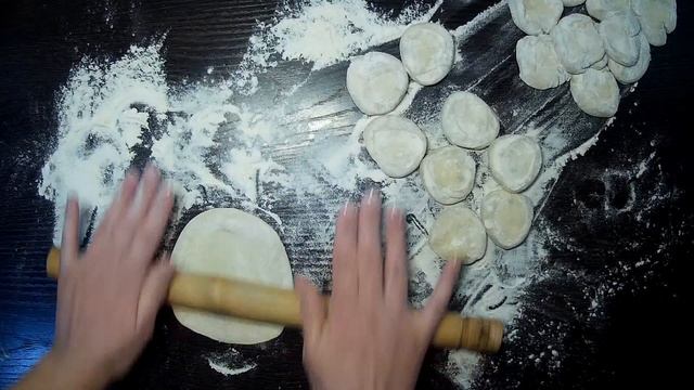 Манты БЕЗ МАНТОВАРКИ!!!Быстрые и Вкусные Манты на СКОВОРОДЕ. смотреть онлайн