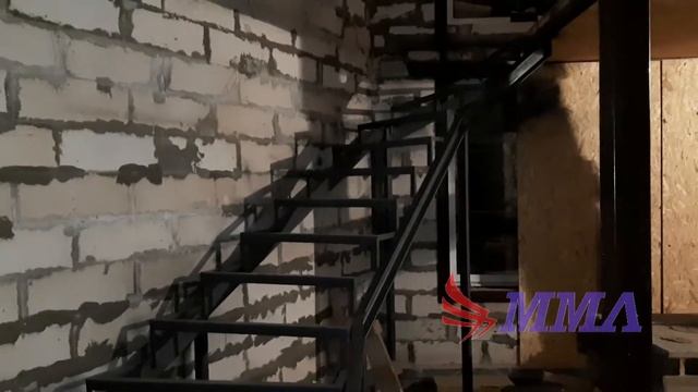 Каркас под лестницу как в фильме "ОДИН ДОМА" смотреть онлайн