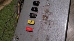 Лифт в контейнерный дом: панель приказов