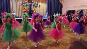 2 ,,А,, танец кукол Новый год