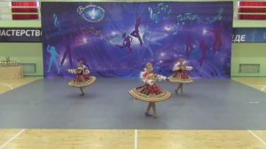 Сыркина Алиса. Коллектив школы-студии народного танца «Русские забавы». Танец "Три сестры".