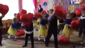 Танец Мамино сердце Средняя группа ДНЗ№7 г Лиман Донецкая обл