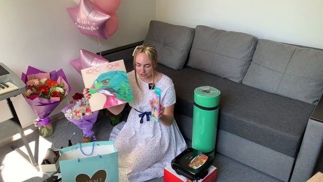 РАСПАКОВКА ПОДАРКОВ НА ДЕНЬ РОЖДЕНИЯ | РАСПАКОВКА | Что Мне Подарили Мои Друзья? смотреть онлайн