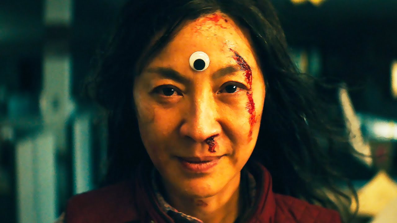 Всё везде и сразу — Русский трейлер (2022) смотреть онлайн