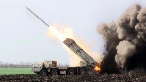 Российские средства ПВО сбили 13 украинских беспилотников и ракету комплекса "Точка-У"