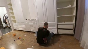 Спальный гарнитур. Процесс сборки.