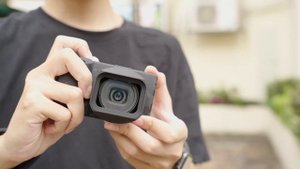 Reducing dust getting into camera lens - JJC Metal Square Lens Hood with Cap for Ricoh GRIII GRIIIx